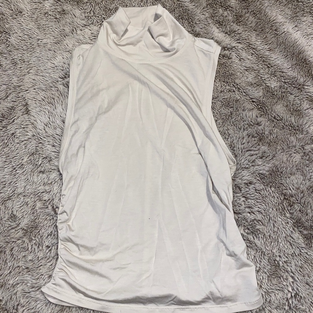 Lululemon see the horizon tank